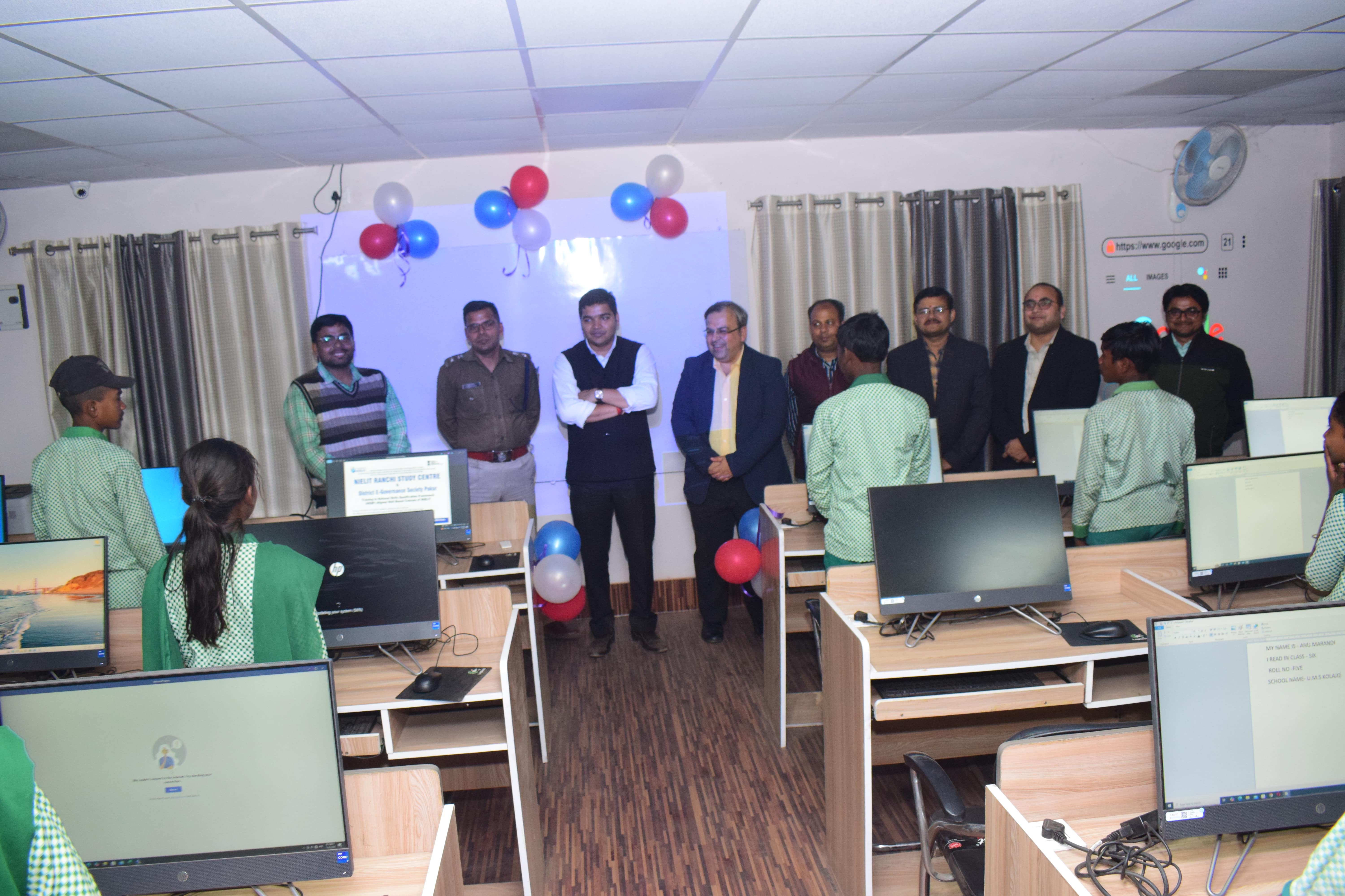 COMPUTER TRAINING WITH NIELIT 